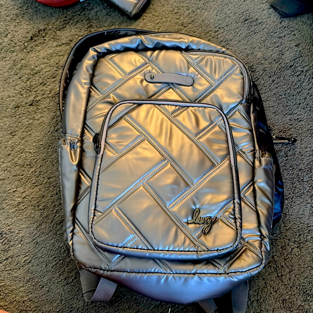 Like New Condition! - Lug Roadster in Metallic Pearl